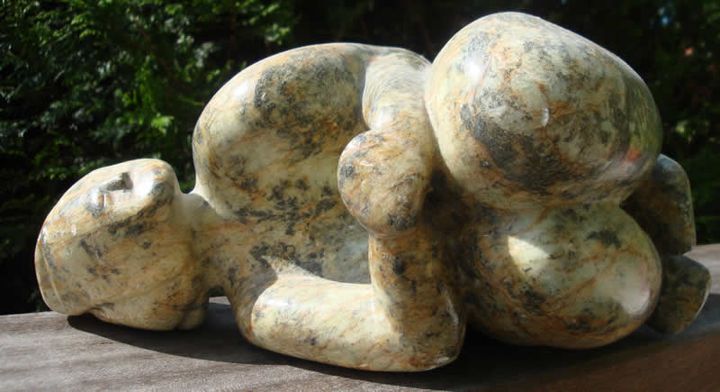 Liegende, Speckstein, ca. 18 cm hoch